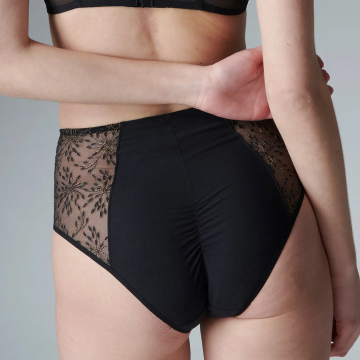 Simone Pérèle - Singuliere Full Brief