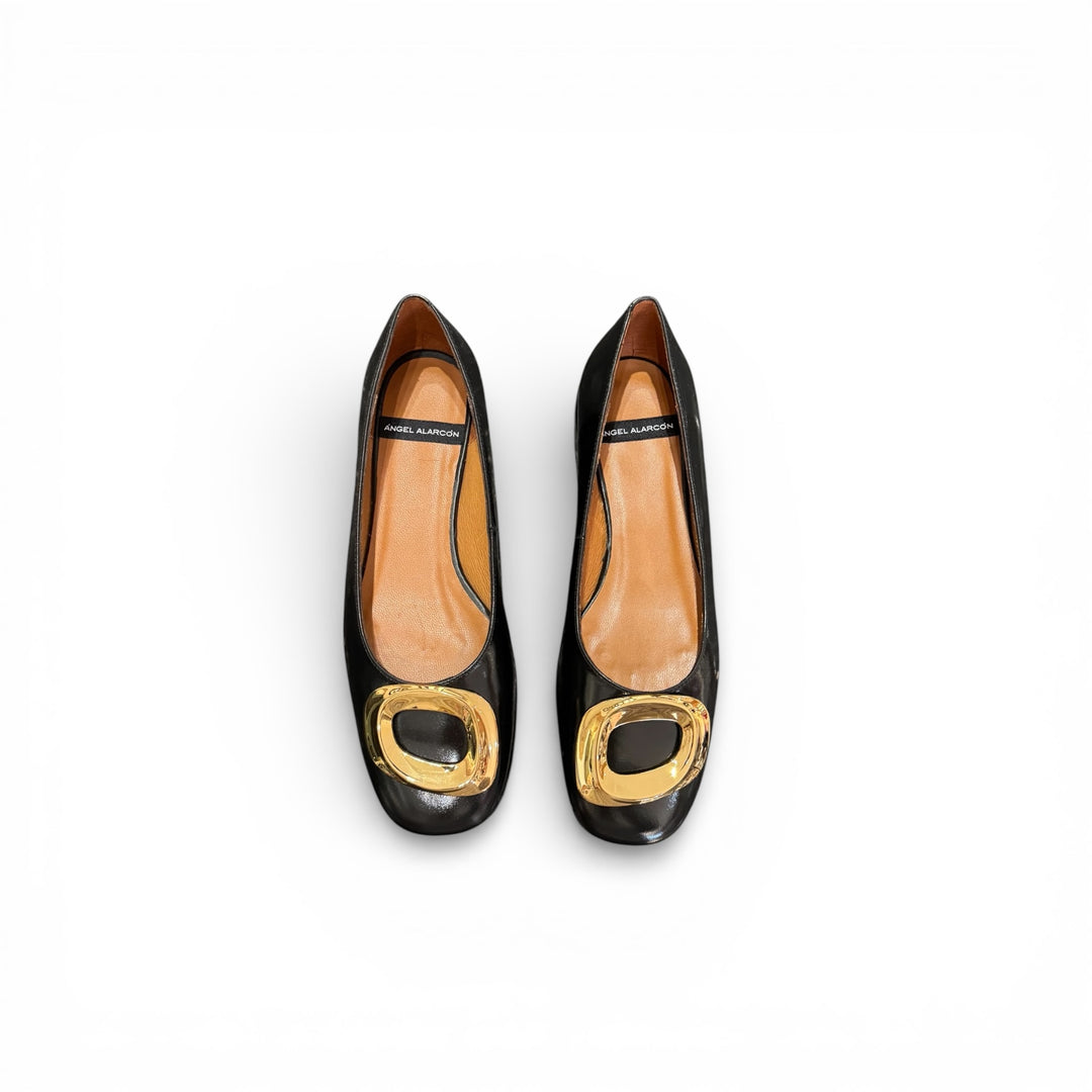 Angel Alarcon - Black Flat with Gold Detail