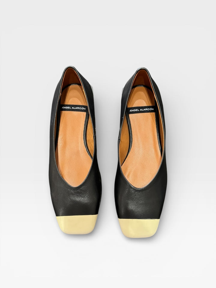 Angel Alarcon - Leather Flat with Cream Toe