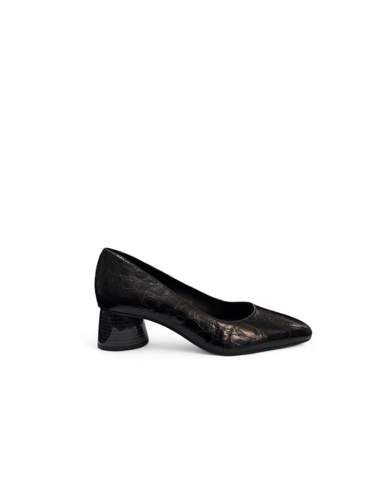 Lodi Love - Round Toe Shoes